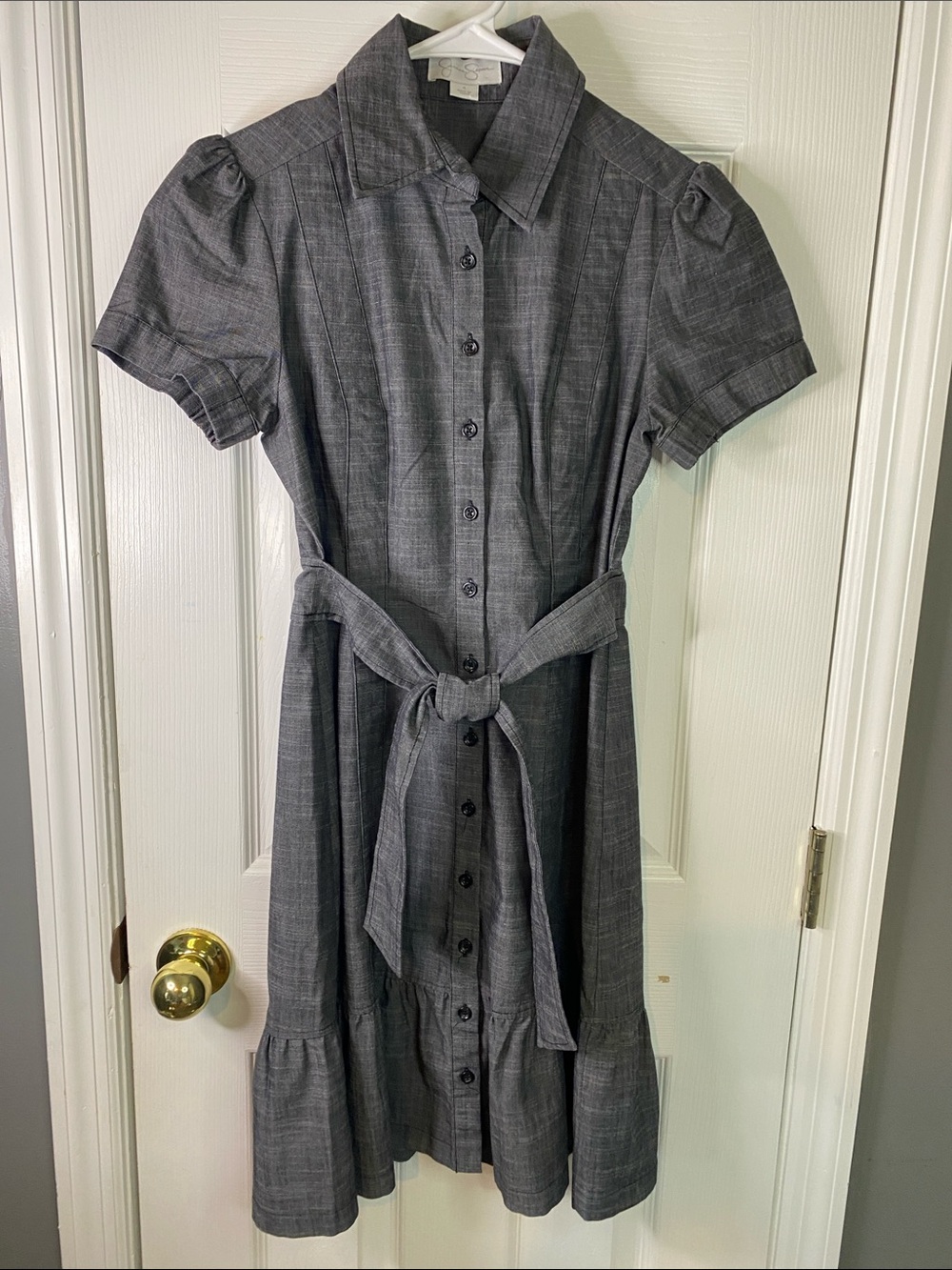 Jessica Simpson Gray Button-Front Shirt Dress with Tie Waist Size 4.